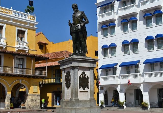 La estatua de Pedro de Heredia está en una de las plazas más céntricas de Cartagena. (Crédito de foto: Instituto de Patrimonio y Cultura de Cartagena).