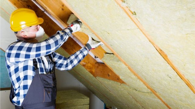 Oxford council homes in line for insulation and heating retrofit - BBC News