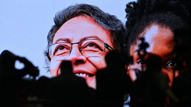 Póster Gustavo Petro y Francia Márquez