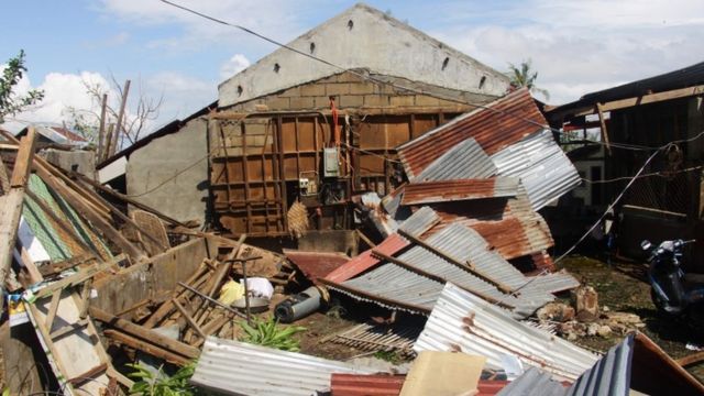 Devastación del tifón Phanfone en Filipinas.
