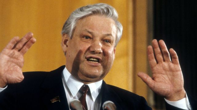 Boris Yeltsin em discurso em 1989 em Moscou