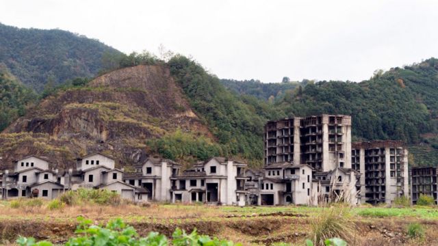 Un pueblo entero abandonado a medio construir en Huangshan, provincia de Anhui, en el este de China
