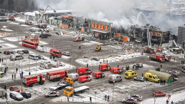 Масштабна пожежа в торговому центрі біля Москви. Що відомо? - BBC News ...