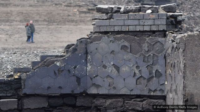 Quem foi até o Reservatório Ladybower em 2018 pôde ver as ruínas da igreja de Derwent