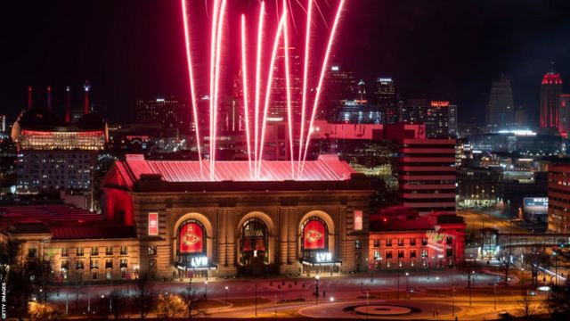 NFL Draft 2022: Jacksonville Jaguars select defensive lineman Travon Walker  with first pick - BBC Sport