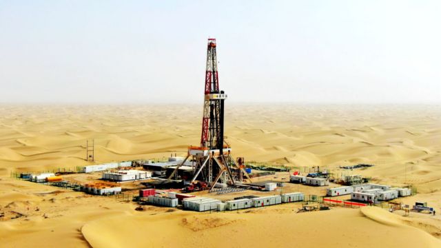 El pozo petrolero de Tarim, en el desierto de Taklamakán, tiene más de 9.000 metros de profundidad.
