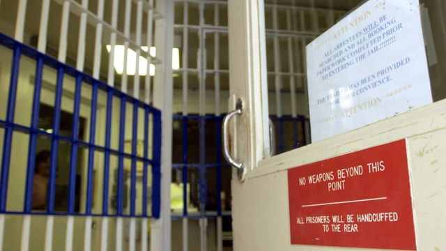 Puerta de una prisión en Estados Unidos.