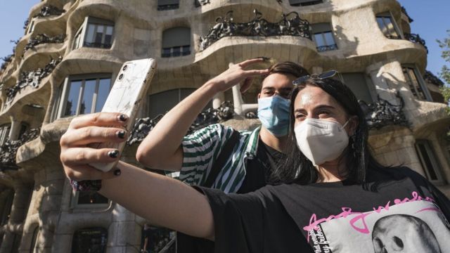 Туристы в Барселоне