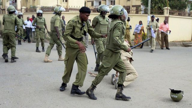 La police tanzanienne accusée d'avoir violemment réprimé une manifestation d'éleveurs a procédé à l'arrestation de l'opposant Zitto Kabwe.