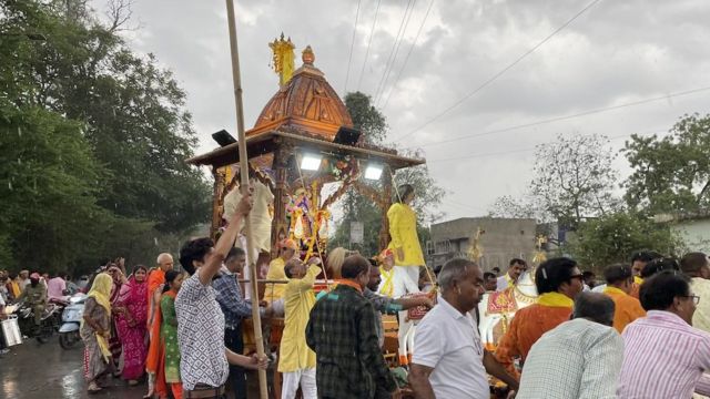 राजस्थान के उदयपुर में निकाली गयी रथ यात्रा