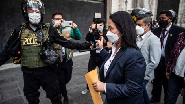 KEiko Fujimori a la llegada a un tribunal