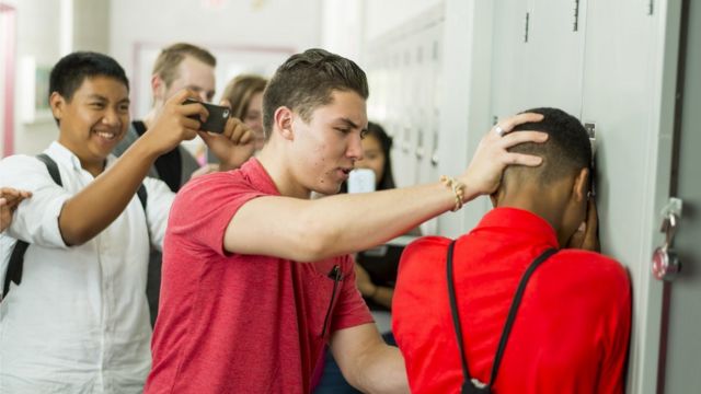 Sobre o bullying, e os seus praticantes