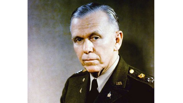 George Marshall, ngoại trưởng, bộ trưởng quốc phòng Mỹ, nổi danh với Kế hoạch Marshall