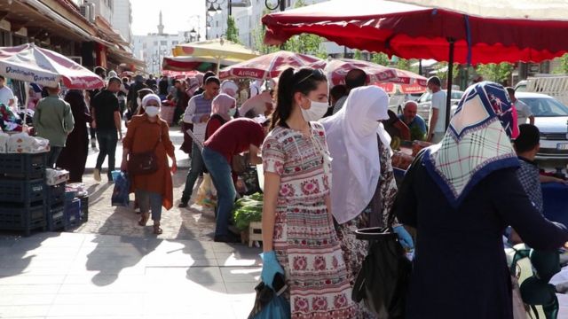 Diyarbakir Da Pazar Yeri Kavgasi 12 Yarali Son Dakika Haberler