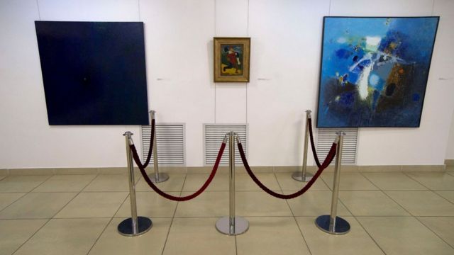 "Человек с лопатой" в галерее Минска