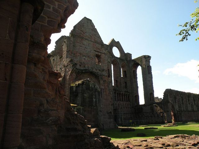 Развалины Арбротского аббатства.