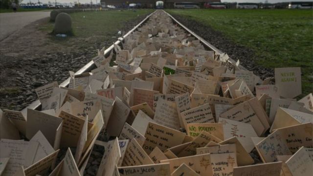 Фото День памяти жертв Холокоста в музее Аушвиц-Биркенау в Польше