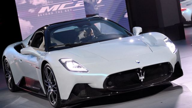 قیمت پایه مازراتی MC20 روباز ۲۶۰ هزار یورو است