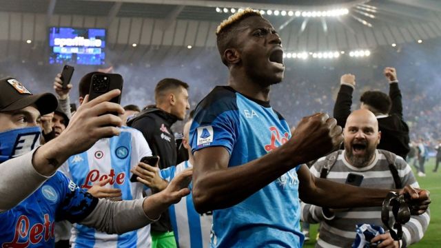 Napoli Juara Serie A Pertama Kali Dalam 33 Tahun, Seisi Kota Berpesta ...