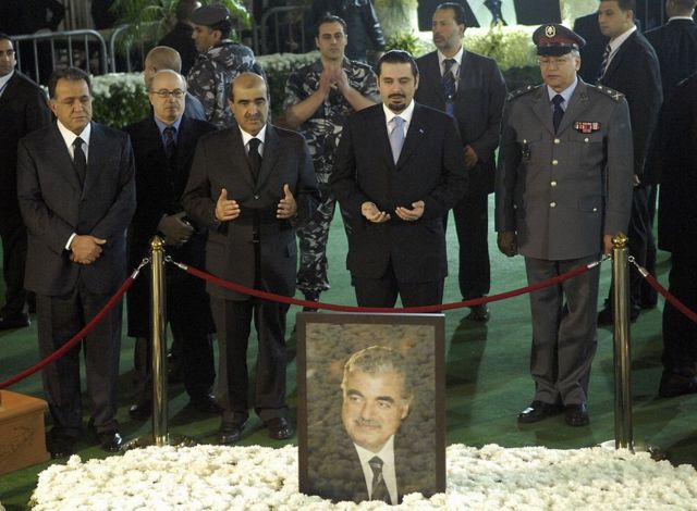 سعد الحريري أمام ضريح والده وسط بيروت