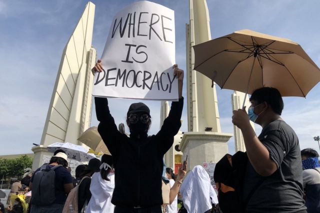 Pro-democracy protesters near the Democracy Monument in Bangkok, Thailand, August 16, 2020