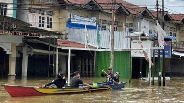 Lebih 35.000 rumah terendam banjir.