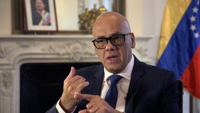 Hay una guerra mediática, psicológica, casi que de linchamiento en contra de Venezuela": Jorge Rodríguez, ministro de Comunicación - BBC News Mundo