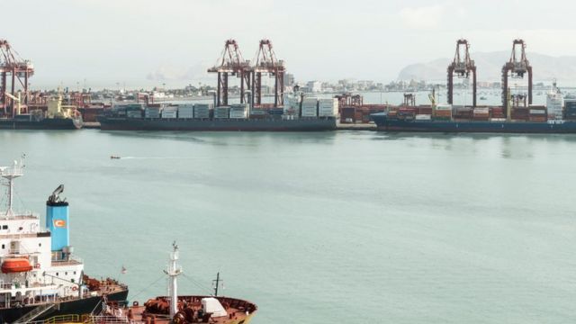 Puerto en Callao, Perú