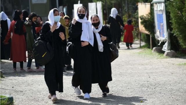 واکنش‌ها به عدم بازگشایی دبیرستان‌های دخترانه از سوی طالبان در افغانستان Bbc News فارسی 