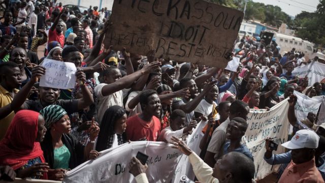 Des manifestants pro-Meckassoua dans le quartier PK5 a Bangui