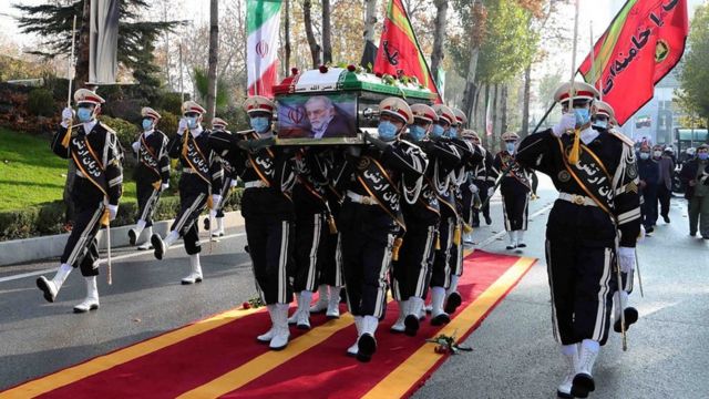 روایتهای متناقض مقامهای حکومت ایران از ترور محسن فخریزاده؛ شمخانی: دستگاههای امنیتی از طرح کشتن او خبر داشتند
