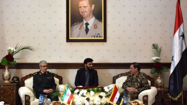 El jefe del Estado Mayor de las Fuerzas Armadas de Irán, Mohammad Bagheri , se reúne con el ministro de Defensa de Siria, Fahd al-Freij.