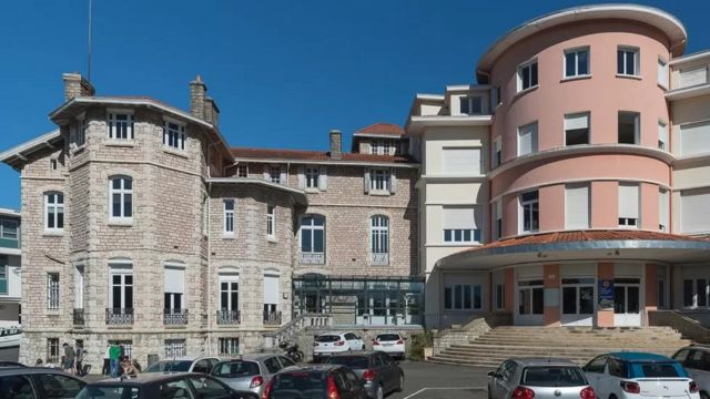 Секс с спящей училкой, смотри секс ролики бесплатно. Скачать порно секс с спящей училкой. Секс ролики секс с спящей училкой бесплатно.