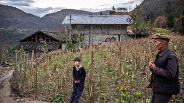 Agricultores nas regiões montanhosas da China