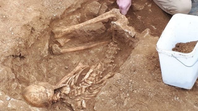 ரோமப் பேரரசு வரலாற்று காலம்: இங்கிலாந்தில் கிடைத்த இரும்புக் கால எலும்புக் கூடுகள்