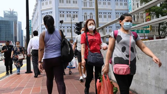 Singapore sẽ 'chuyển sáng trạng thái bình thường mới' và 'sống chung với Covid-19'