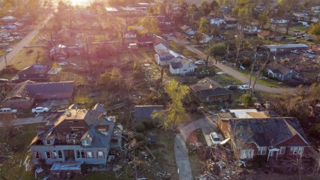 Vista aérea en Rolling Fork tras el impacto del tornado el pasado 25 de marzo.