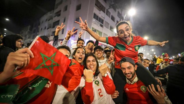 احتفالات في الرباط بفوز المنتخب المغربي