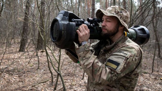 الأسلحة المضادة للدبابات من بين المساعدات العسكرية التي تقدمها المملكة المتحدة لأوكرانيا