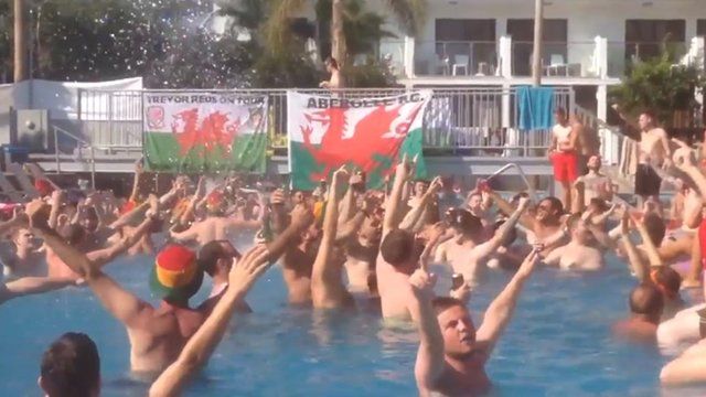 Cefnogwyr Cymru