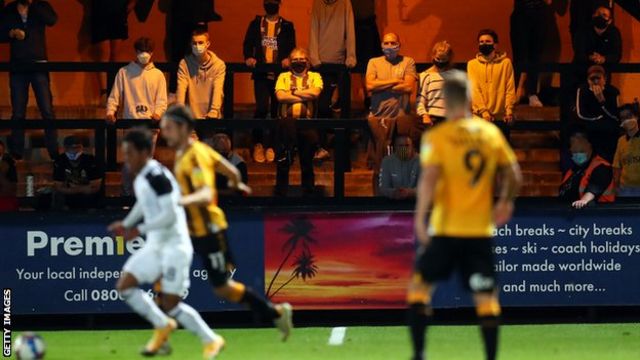 Crowd Pilots Eight English Football League Weekend Games To Host Up To 1 000 Fans Bbc Sport
