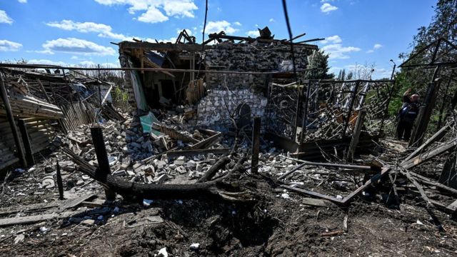 Разрушения от российского ракетного удара в Запорожье