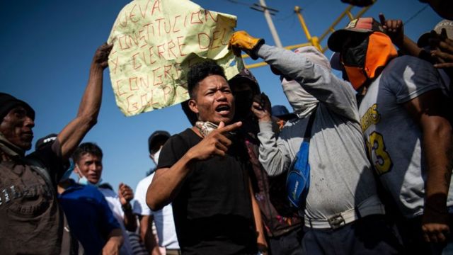 Manifestantes en Perrú este lunes 4 de abril.