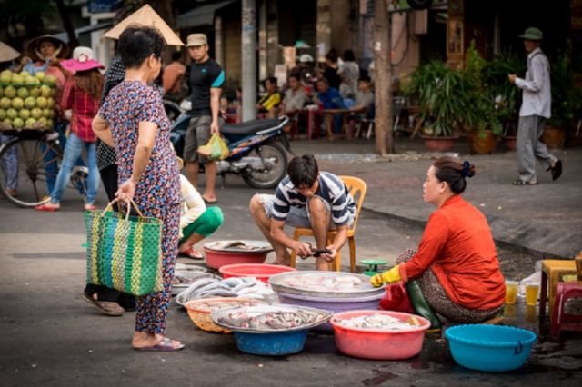 Những bà nội trợ 'cô đơn' - BBC News Tiếng Việt