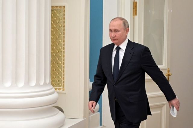 Toàn bộ diễn văn: Putin tuyên chiến với Ukraine, nói phương Tây 'dối trá' - BBC News Tiếng Việt