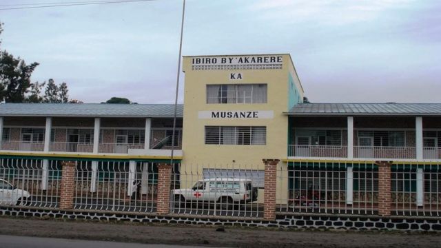 Abategeka uturere 9 mu Rwanda 'begujwe' mu masaha 24, minisitiri ati "ni  ibisanzwe" - BBC News Gahuza