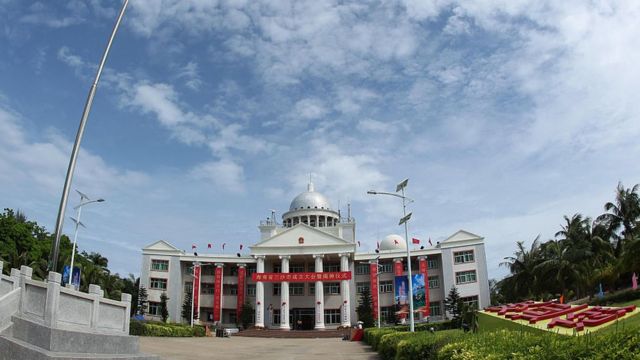 Tòa nhà ủy ban thành phố Tam Sa của Trung Quốc tại đảo Phú Lâm, quần đảo Hoàng Sa chụp hồi 25/7/2012