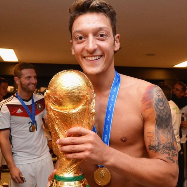 Mesut Özil: "Soy alemán cuando ganamos, pero inmigrante cuando perdemos",  el crudo mensaje en el que explica por qué no jugará por Alemania - BBC  News Mundo
