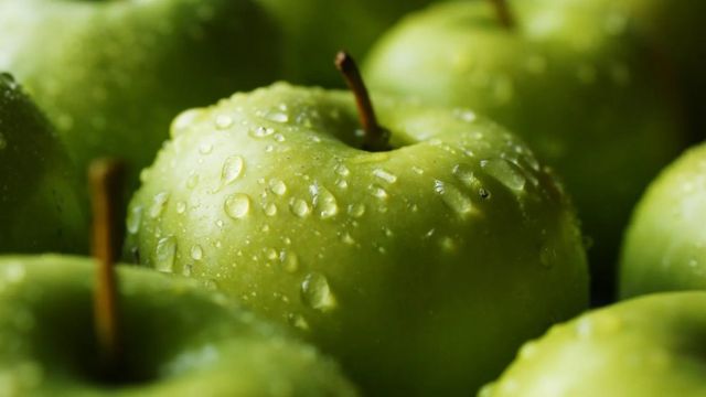 Devrions-nous remplacer les sucres raffinés par des sucres naturels, tels que le fructose présent dans les fruits ?