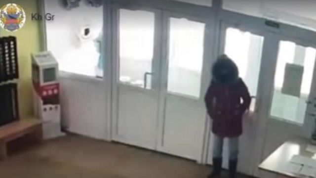�������